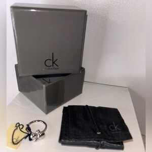 NWT Calvin Klein spinning fidget ring
